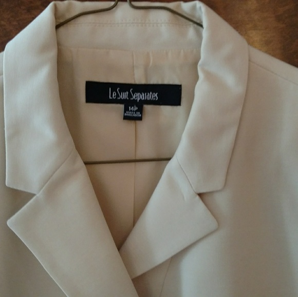 Blazer - Picture 2 of 5